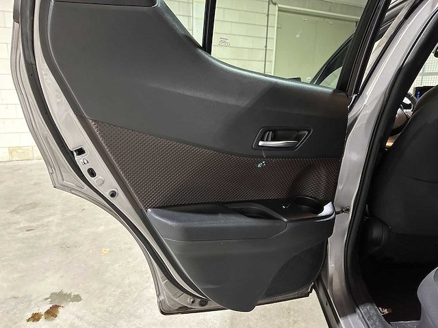 Toyota c-hr 1.8 hybrid executive 98pk 2017, pg-762-k - afbeelding 27 van  42