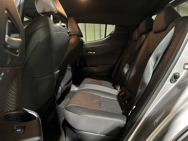 Toyota c-hr 1.8 hybrid executive 98pk 2017, pg-762-k - afbeelding 28 van  42