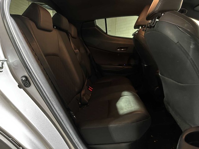 Toyota c-hr 1.8 hybrid executive 98pk 2017, pg-762-k - afbeelding 31 van  42