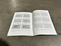 Toyota c-hr 1.8 hybrid executive 98pk 2017, pg-762-k - afbeelding 37 van  42