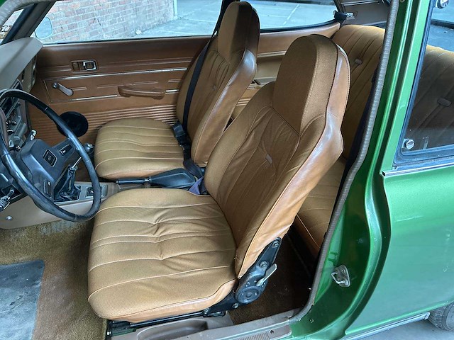Toyota carina 1.6 de luxe 75pk 1976, 98-ju-66 - afbeelding 18 van  33