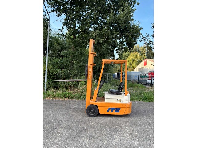 Toyota fbe 15 elektrische vorkheftruck 1500kg 3700mm - afbeelding 10 van  13