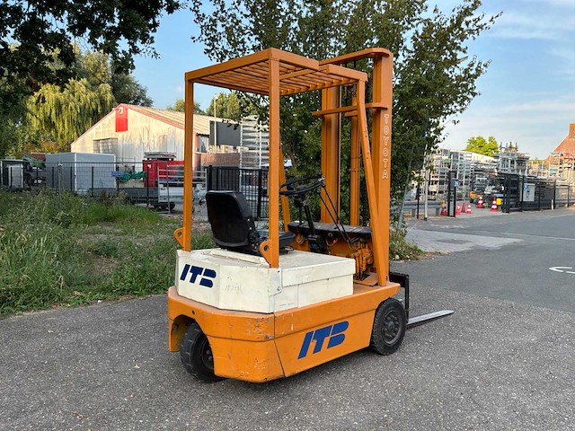 Toyota fbe 15 elektrische vorkheftruck 1500kg 3700mm - afbeelding 13 van  13