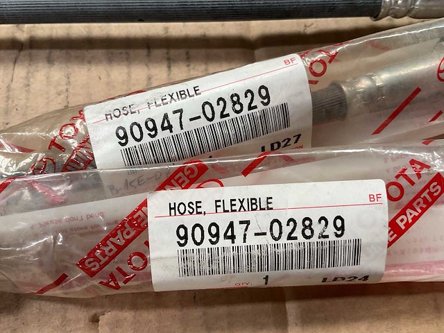 Toyota flexible hose and tubing (2x) - afbeelding 3 van  4