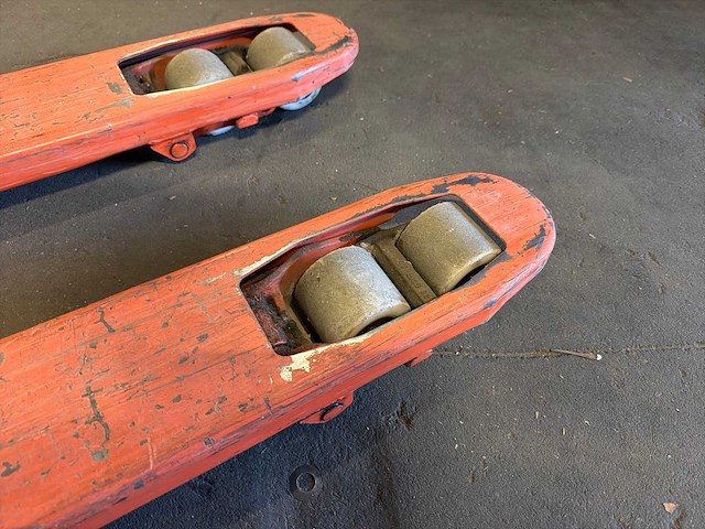 Toyota hand hydraulische palletwagen - afbeelding 4 van  5