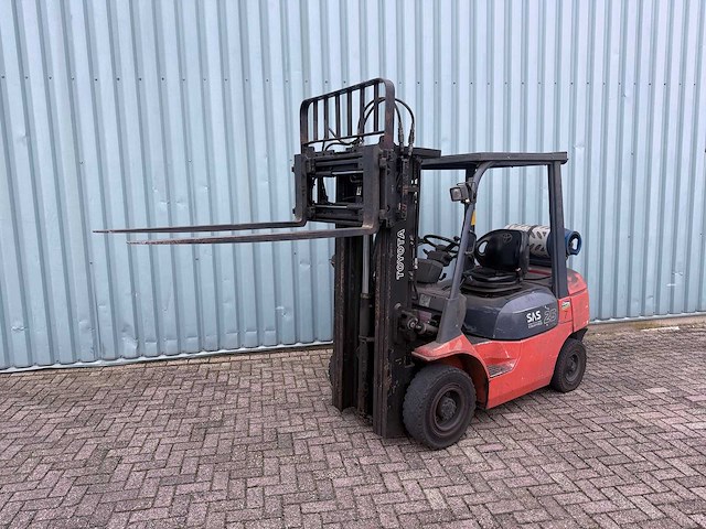 Toyota heftruck met 4e ventiel-vorkversteller-sideshift-470cm hoog-weing uren 6445 - afbeelding 8 van  15