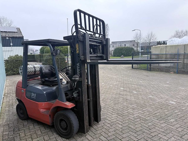 Toyota heftruck met 4e ventiel-vorkversteller-sideshift-470cm hoog-weing uren 6445 - afbeelding 9 van  15