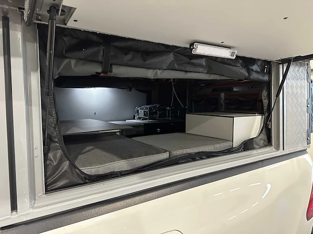 Toyota hilux 2.4 d-4d-f xc alucab cannopy camper v-842-rg - afbeelding 43 van  43