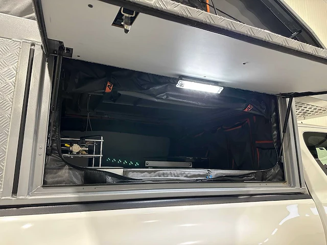 Toyota hilux 2.4 d-4d-f xc alucab cannopy camper v-842-rg - afbeelding 19 van  42