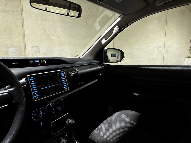 Toyota hilux 2.4 d-4d-f xtra cab comfort 150pk 2017 (origineel-nl), v-833-jr - afbeelding 3 van  21