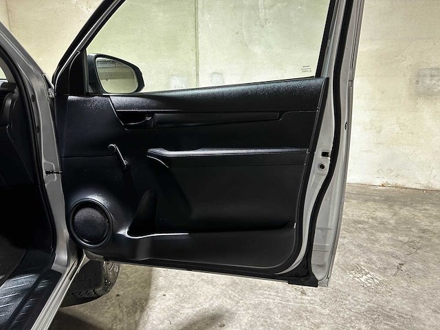 Toyota hilux 2.4 d-4d-f xtra cab comfort 150pk 2017 (origineel-nl), v-833-jr - afbeelding 9 van  21