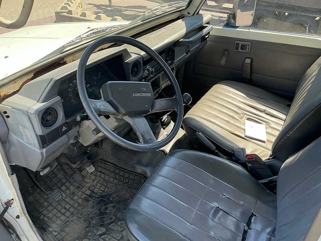 Toyota land cruiser heavy duty 4.2 pick-up bedrijfswagen origineel nederlands - afbeelding 9 van  27