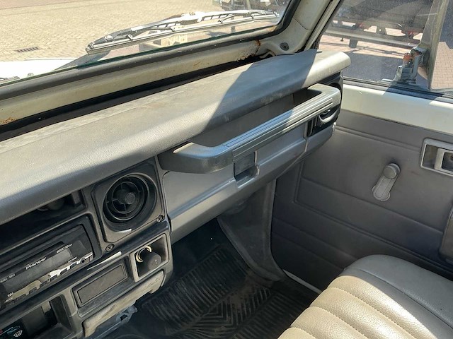 Toyota land cruiser heavy duty 4.2 pick-up bedrijfswagen origineel nederlands - afbeelding 13 van  27