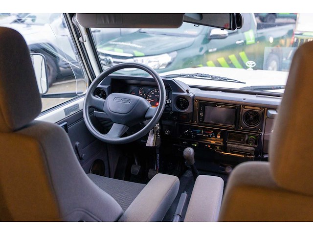 Toyota landcruiser camper 4.2 td 6 cilinder 59-lkl-5 - afbeelding 16 van  62
