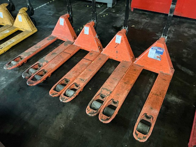 Toyota lhm230 hand hydraulische palletwagen (4x) - afbeelding 1 van  7