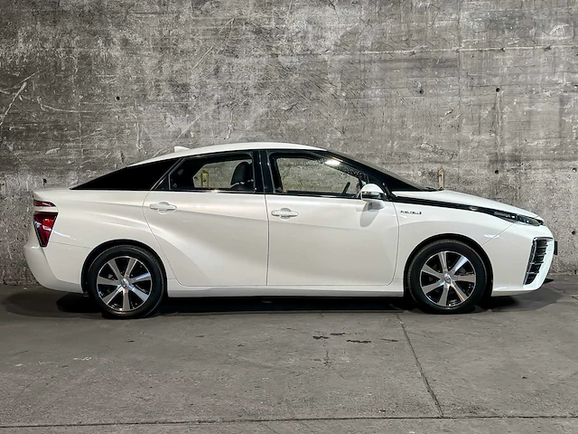 Toyota mirai fcv executive 154pk 2016, kpv-46-t - afbeelding 2 van  51