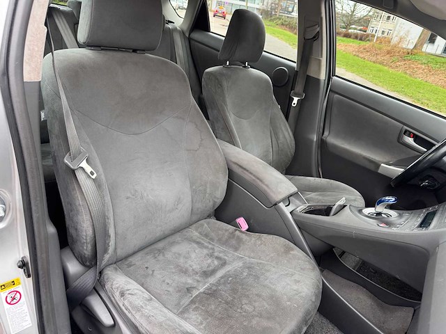 Toyota prius 1.8 aspiration automaat, 82-kbt-8 - afbeelding 15 van  16