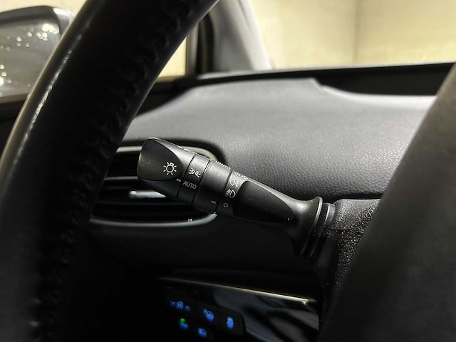 Toyota prius 1.8 dark edition 98pk 2017, h-314-fx - afbeelding 16 van  44