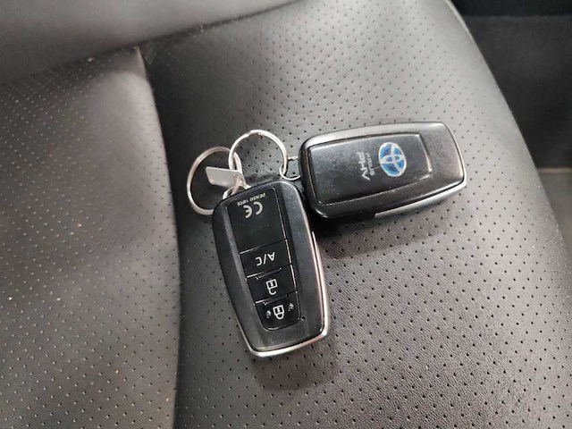 Toyota prius 1.8 plug-in executive 2018 | tt-224-g - afbeelding 12 van  25