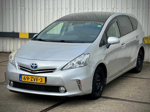 Toyota prius wagon 1.8 aspiration 96g , 69-zvf-3 - afbeelding 1 van  9