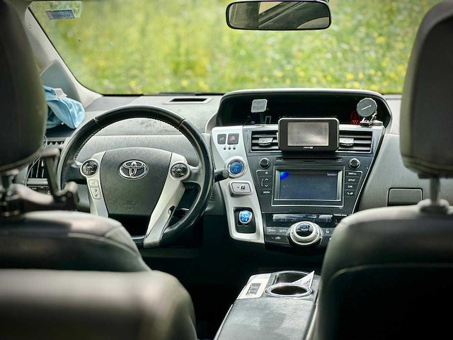 Toyota prius wagon 1.8 aspiration 96g , 69-zvf-3 - afbeelding 9 van  9