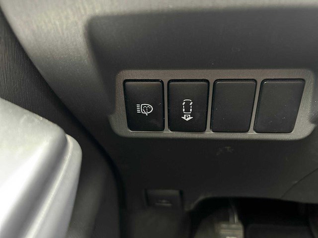 Toyota prius wagon 1.8 dynamic business automaat, 57-xsj-5 - afbeelding 12 van  17