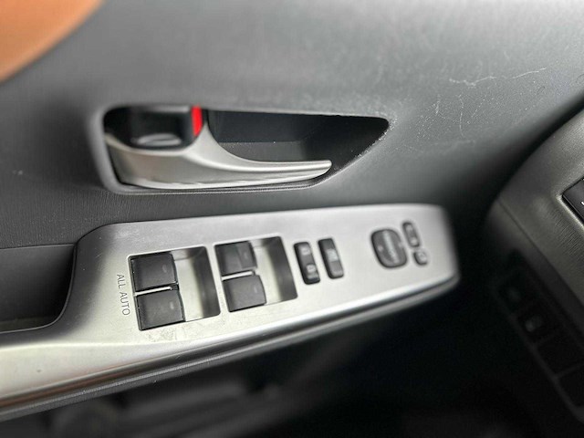 Toyota prius wagon 1.8 dynamic business automaat, 57-xsj-5 - afbeelding 14 van  17