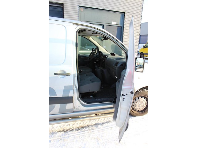 Toyota proace met kenteken vn-523-j. datum eerste toelating 16-04-2015. apk vervaldatum 30-8-2026. - afbeelding 4 van  13