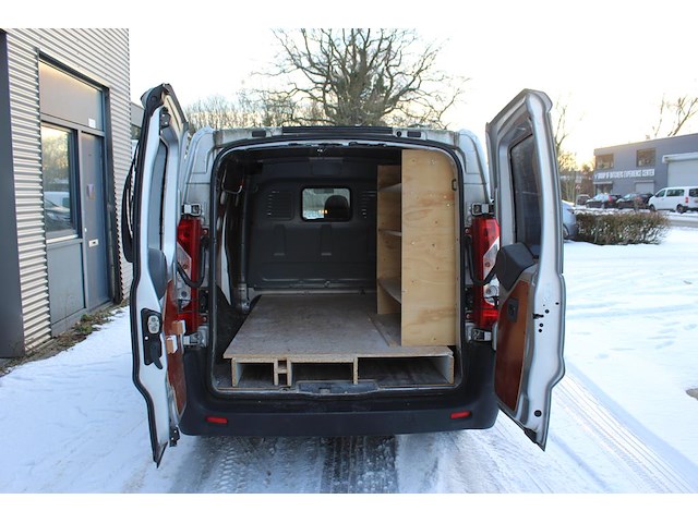 Toyota proace met kenteken vn-523-j. datum eerste toelating 16-04-2015. apk vervaldatum 30-8-2026. - afbeelding 9 van  13