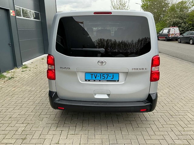 Toyota proace shuttle 2.0 d-4d long personenbus - afbeelding 2 van  40