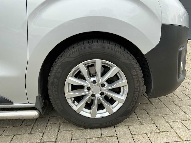 Toyota proace shuttle 2.0 d-4d long personenbus - afbeelding 14 van  40