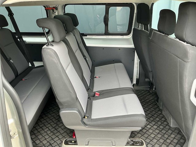 Toyota proace shuttle 2.0 d-4d long personenbus - afbeelding 15 van  40