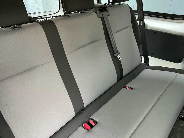 Toyota proace shuttle 2.0 d-4d long personenbus - afbeelding 19 van  40