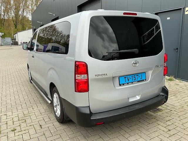 Toyota proace shuttle 2.0 d-4d long personenbus - afbeelding 37 van  40