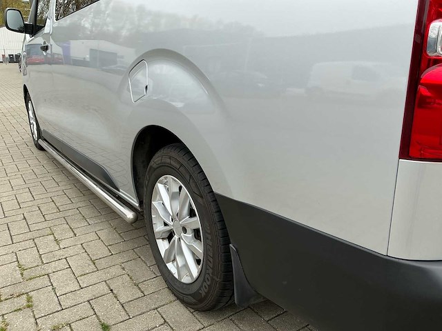 Toyota proace shuttle 2.0 d-4d long personenbus - afbeelding 38 van  40