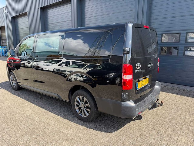 Toyota proace worker 2.0 d-4d cool comfort long dc | v-582-pd i - afbeelding 8 van  11