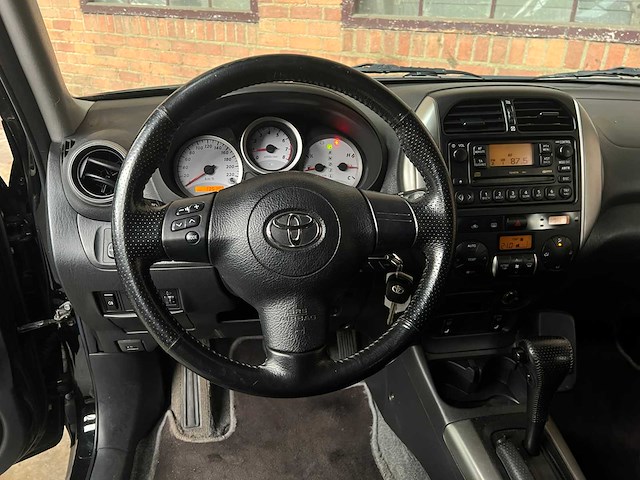 Toyota rav4 2.0-16v vvt-i sol (automaat) 150pk 2004, 76-hfb-9 youngtimer - afbeelding 20 van  40