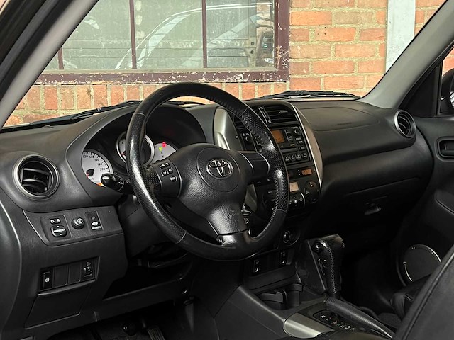 Toyota rav4 2.0-16v vvt-i sol (automaat) 150pk 2004, 76-hfb-9 youngtimer - afbeelding 19 van  40