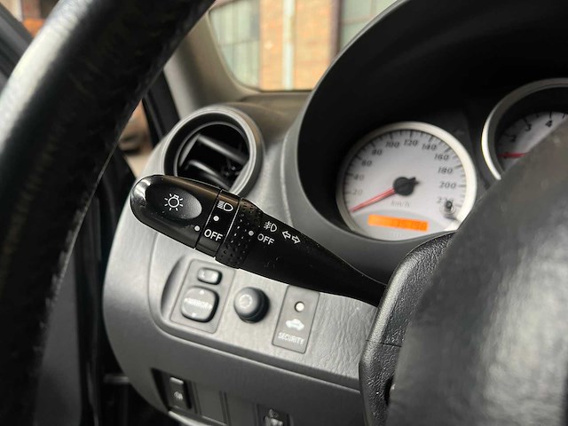 Toyota rav4 2.0-16v vvt-i sol (automaat) 150pk 2004, 76-hfb-9 youngtimer - afbeelding 24 van  40