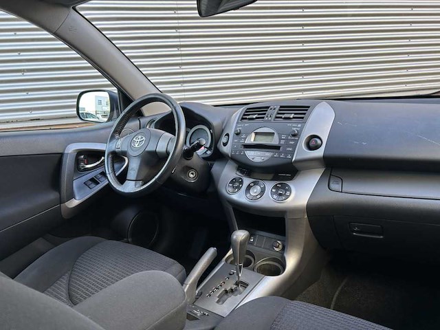 Toyota rav4 2.0 vvti x-style automaat 96-jnn-4 - afbeelding 9 van  13