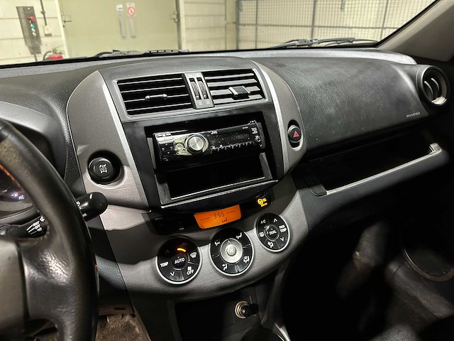 Toyota rav4 2.2 d4-d sol 136pk 2007, 36-vhf-6 - afbeelding 18 van  38