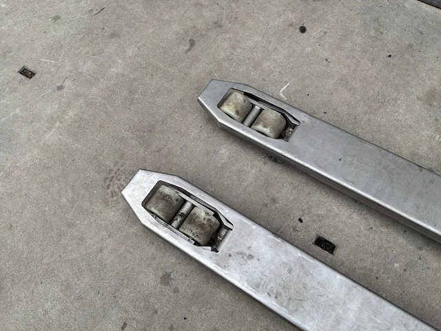 Toyota rvs hand hydraulische palletwagen - afbeelding 3 van  6