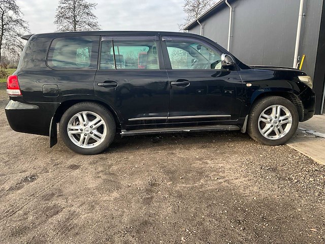 Toyota v8 - landcruiser - j20 / vdj 200 - bedrijfswagen - afbeelding 34 van  37