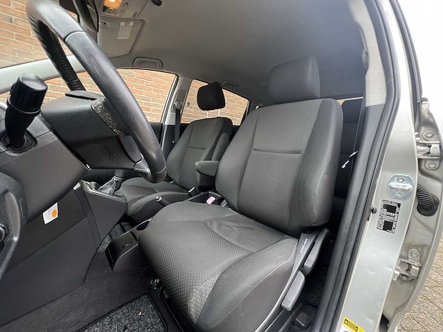 Toyota verso 1.6 vvt-i dynamic 2006 | 08-sz-xg - afbeelding 2 van  29