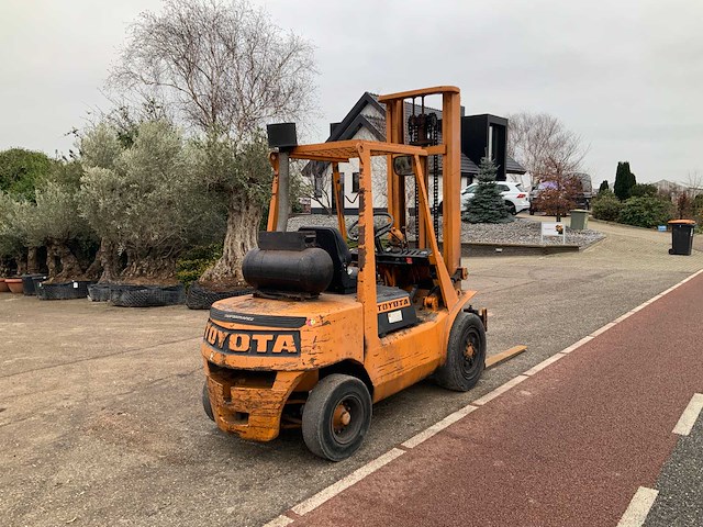 Toyota vorkheftruck - afbeelding 14 van  17