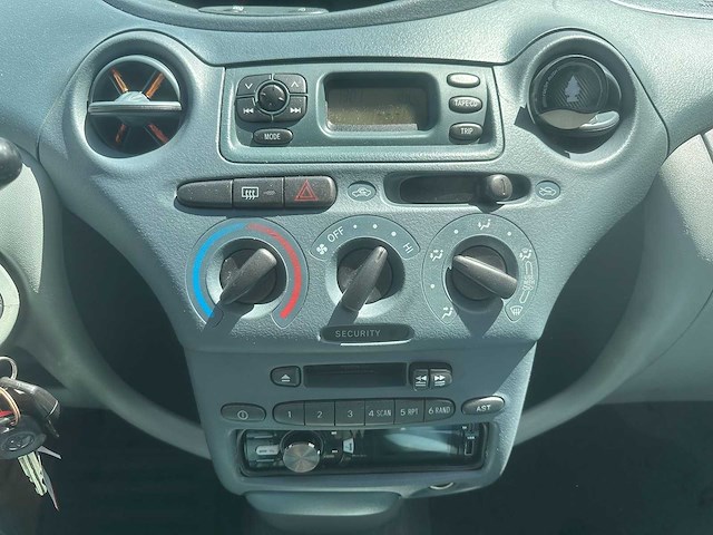 Toyota yaris 1.0-16v vvt-i terra 59-dj-xk - afbeelding 11 van  11