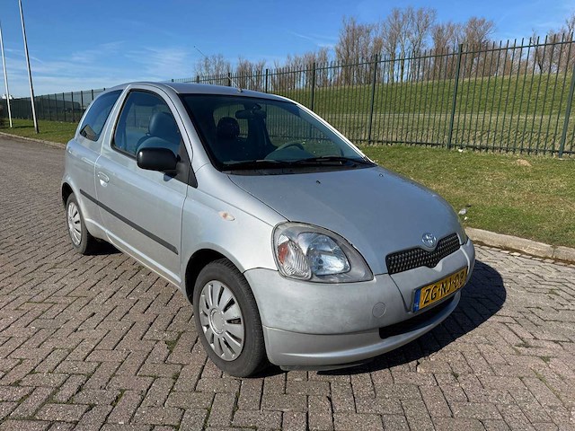 Toyota yaris 1.0 16v vvt i terra, zg-nj-08 - afbeelding 3 van  7