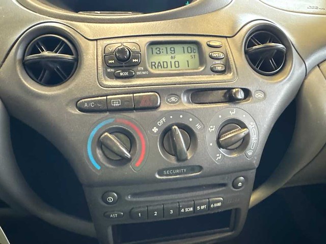 Toyota yaris 1.0-16v vvt-i , x-008-tb - afbeelding 15 van  15