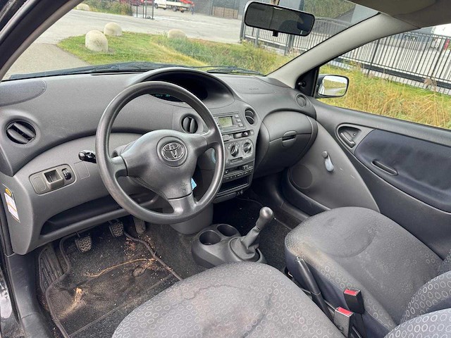 Toyota yaris 1.0 vvt-i 8-tgd-73 - afbeelding 13 van  16
