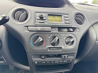 Toyota yaris 1.0 vvt-i 8-tgd-73 - afbeelding 15 van  16